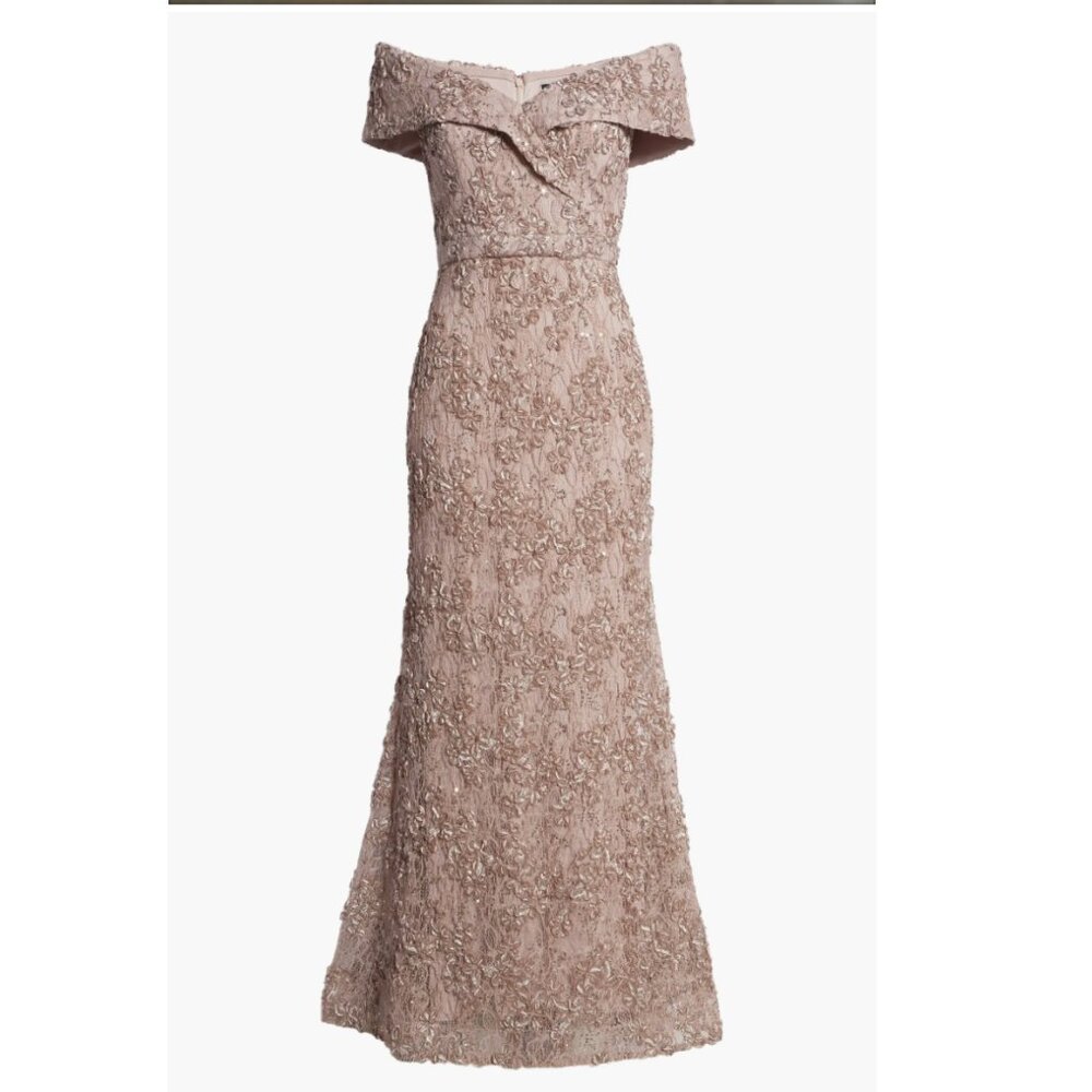 Xscape Embroidered Off-the-Shoulder Short Sleeve Lace Mermaid Gown size 4